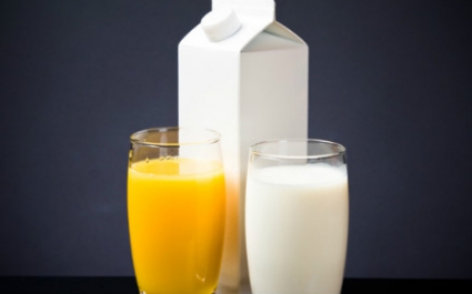 Молоко и сок: вкусные и полезные коктейли