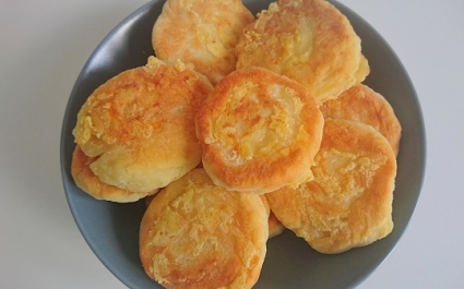 Сырные лепёшки на сковороде: рецепт с фото