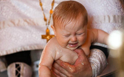 Можно ли крестить ребенка с месячными? За и против