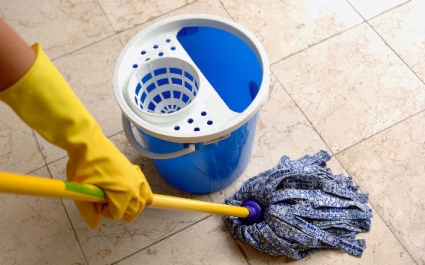 Как мыть полы шваброй правильно: полезные советы