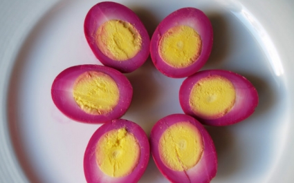 Маринованные яйца: лучшие рецепты с фото