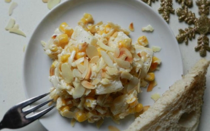 Нежный салат с миндалем: пошаговый рецепт