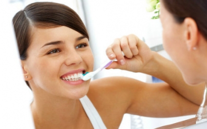 Когда чистить зубы: до или после еды? 