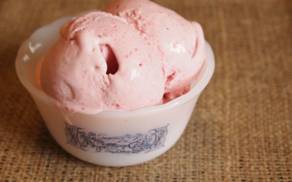 Замороженный йогурт с клубникой: рецепт