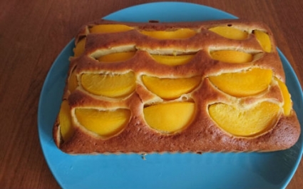 Пирог с консервированными персиками: пошаговый рецепт
