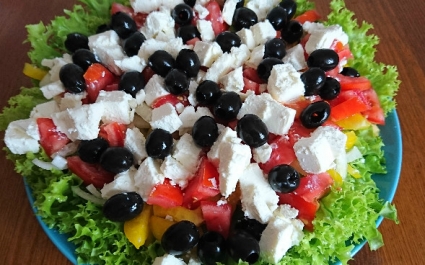 Греческий салат с фетаксой: пошаговый рецепт